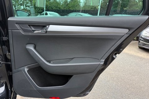 Skoda Superb SE L EXECUTIVE TDI - PANORAMIC SUNROOF  26