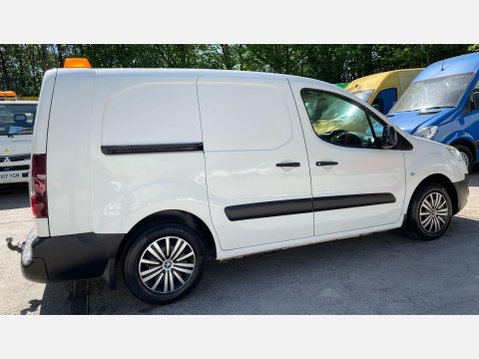 Peugeot Partner 1.6 eHDi 750 SE Panel Van 4dr Diesel Manual L2 (s/s) (134 g/km, 90 bhp) 8