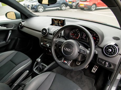Audi A1 SPORTBACK TFSI S LINE NAV