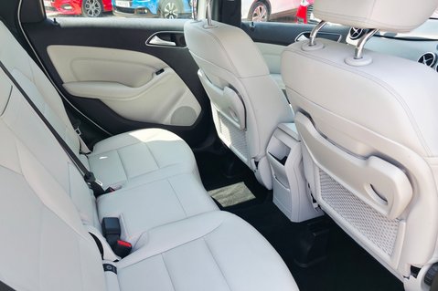 Mercedes-Benz B Class B 200 SE EXECUTIVE.. AUTOMATIC.. STUNNING EXAMPLE.. 1 PREVIOUS KEEPER..  13