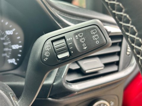 Ford Fiesta ACTIVE X 32