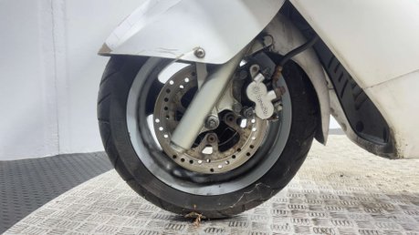 Yamaha Majesty YP 1999 21K SPARES OR REPAIR LEARNER 125CC PROJECT BIKE SCOOTER 19