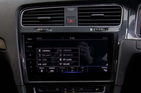 Volkswagen Golf E-GOLF 26