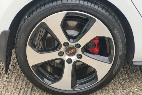 Volkswagen Golf GTI 24