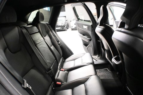 Volvo XC60 2.0 XC60 R-Design B4 MHEV AWD Auto 4WD 5dr 39