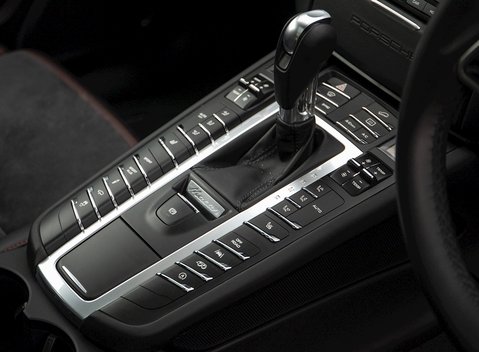 Porsche Macan Turbo 21