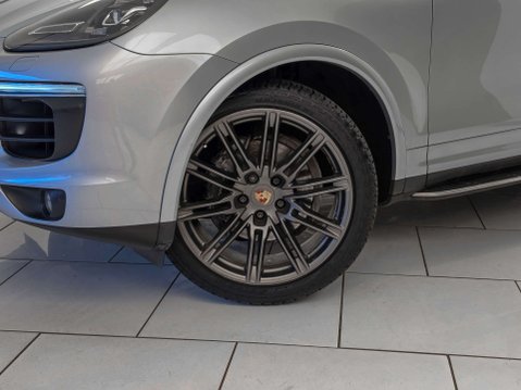 Porsche Cayenne 3.0 Cayenne D Platinum Edition V6 Tiptronic S A 4WD 5dr 37