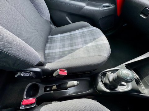 Peugeot 108 ACTIVE TOP 37