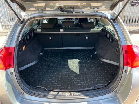 Toyota Auris VVT-I ICON PLUS 24
