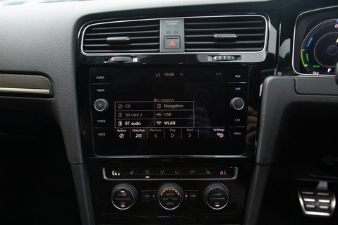 Volkswagen Golf GTE ADVANCE DSG 25