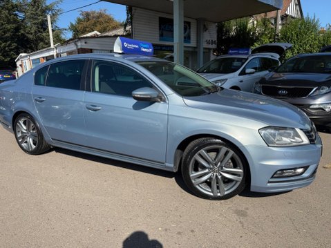 Volkswagen Passat 2.0 TDI BlueMotion Tech R-Line Euro 5 (s/s) 4dr 8