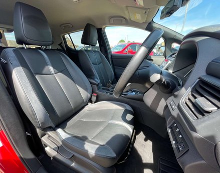 Nissan LEAF Leaf Tekna 5dr 110kw 39kwh (Automatic) 57