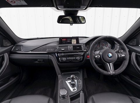BMW M3 CS 18