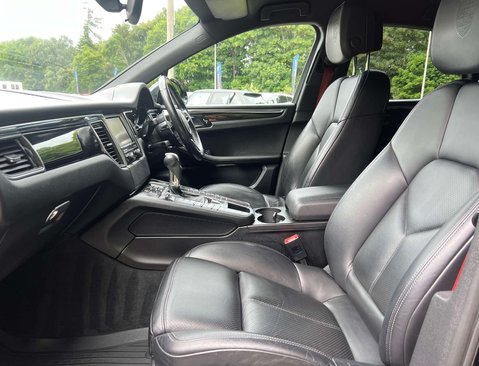 Porsche Macan 3.0 Macan S Semi-Auto 4WD 5dr 36