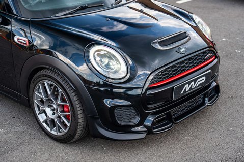 Mini Hatch 2.0 John Cooper Works Auto 3dr 29