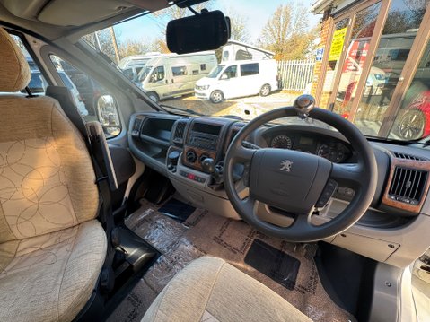 Autocruise Oakmont ISLAND BEDROOM, 4 BERTH COACH BUILT 9