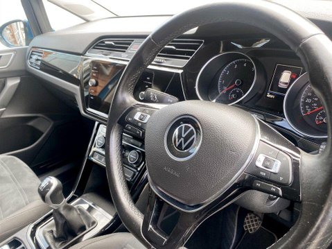 Volkswagen Touran 1.5 TSI EVO SEL MPV 5dr Petrol Manual Euro 6 (s/s) (150 ps) 17