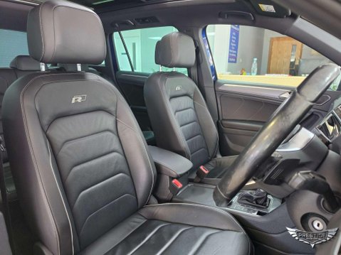 Volkswagen Tiguan 2.0 TSI R-Line DSG 4Motion Euro 6 (s/s) 5dr 90