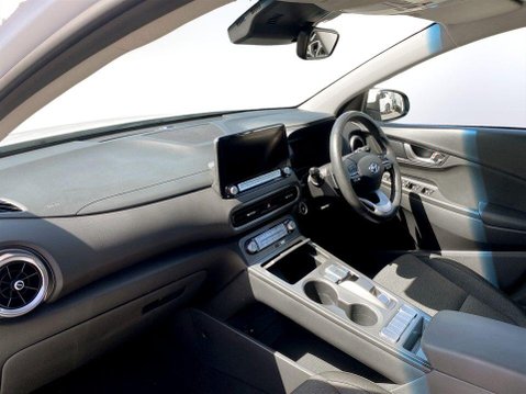 Hyundai KONA 64kWh Premium SUV 5dr Electric Auto (10.5kW Charger) (204 ps) Air Con - All 15