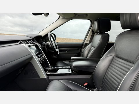 Land Rover Discovery SDV6 HSE LUXURY 46