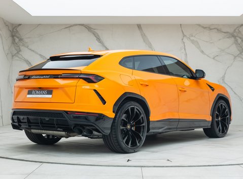 Lamborghini Urus 3