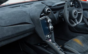 McLaren 765LT Spider 24