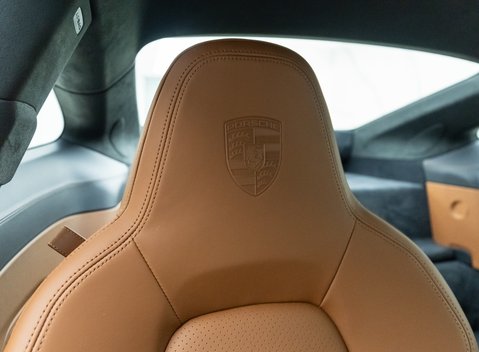 Porsche 911 GT3 TOURING (992) 10