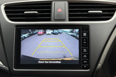 Honda Civic I-VTEC SE PLUS NAVI AUTOMATIC - ONE LADY OWNER - REVERSE CAMERA 4