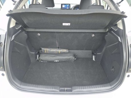 Toyota Yaris 1.5 VVT-h Design Hatchback 5dr Petrol Hybrid E-CVT Euro 6 (s/s) (116 ps) 32