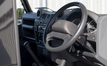 Land Rover Defender 90 Autobiography Edition 11