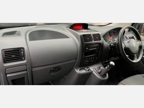 Peugeot Expert 2.0 HDi Panel Van 4dr Diesel Manual L1 H1 (196 g/km, 136 bhp) 42