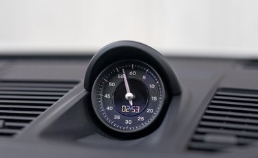 Porsche 911 Carrera S (992) 19