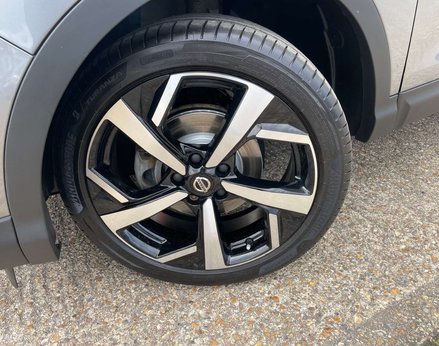 Nissan Qashqai 1.3 Qashqai N-Motion DiG-T 5dr 3