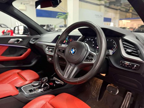 BMW 1 Series 1.5 118i M Sport Hatchback 5dr Petrol DCT Euro 6 (s/s) (140 ps) 32