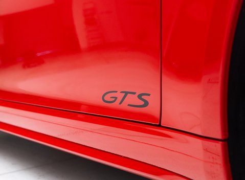 Porsche 911 Carrera 4 GTS (991.2) 41