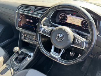 Volkswagen Tiguan 2.0 TDI R-Line 4Motion Euro 6 (s/s) 5dr
