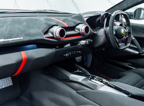 Ferrari 812 Competizione 21