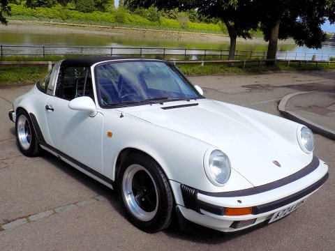 Porsche 911 CARRERA 3.2 TARGA 41