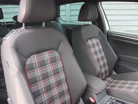 Volkswagen Golf 2.0 Golf GTi Performance TSi 3dr 