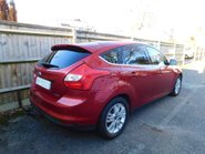 Ford Focus 1.0 TITANIUM NAVIGATOR 5 Dr 4