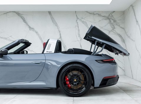 Porsche 911 Targa 4 GTS (992) 38