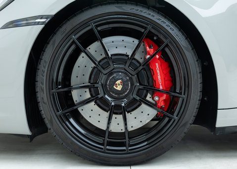 Porsche 911 Carrera GTS (992) 