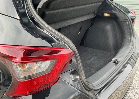 Nissan MICRA IG-T TEKNA XTRONIC 18