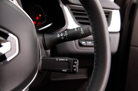 Renault Captur TECHNO E-TECH 16