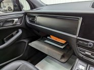 Porsche Macan 2.0 Macan Semi-Auto 4WD 5dr 94