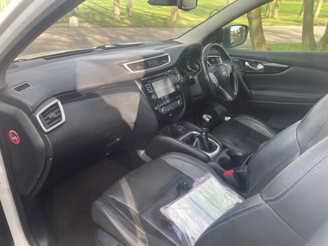 Nissan Qashqai 1.5 dCi Tekna 2WD Euro 5 (s/s) 5dr 21