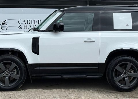 Land Rover Defender 90 3.0 D250 MHEV X-Dynamic SE SUV 3dr Diesel Auto 4WD Euro 6 (s/s) (250 ps) 5