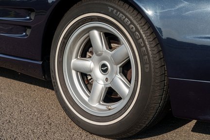 Aston Martin Virage Volante 11