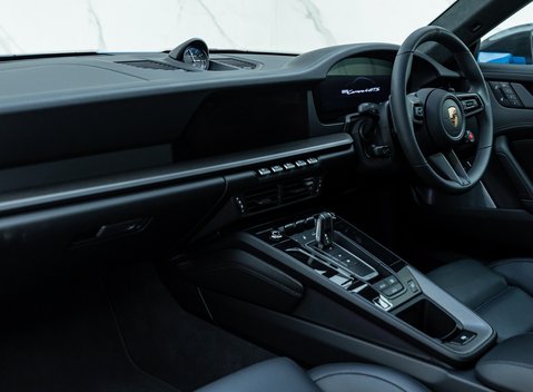 Porsche 911 Carrera 4 GTS (992.2) 17
