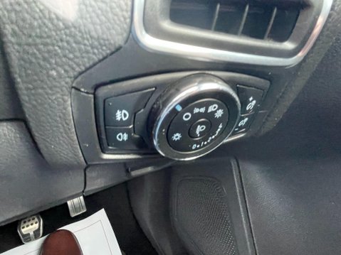 Ford Focus 2.0T EcoBoost ST-2 Euro 5 (s/s) 5dr 22